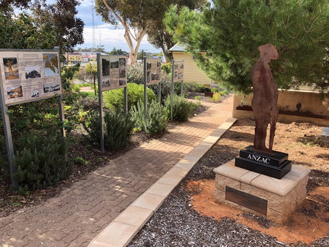 Moonta Area School Memorial Trail - ACT Tourism 0