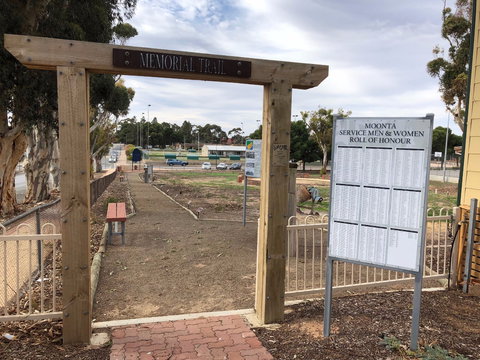Moonta Area School Memorial Trail - ACT Tourism 1