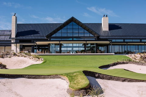 Peninsula Kingswood Country Golf Club - ACT Tourism 0