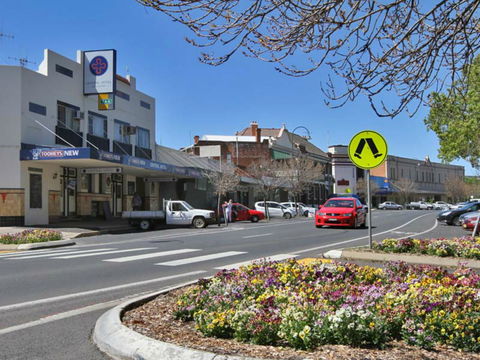 Street Scenes - ACT Tourism 0