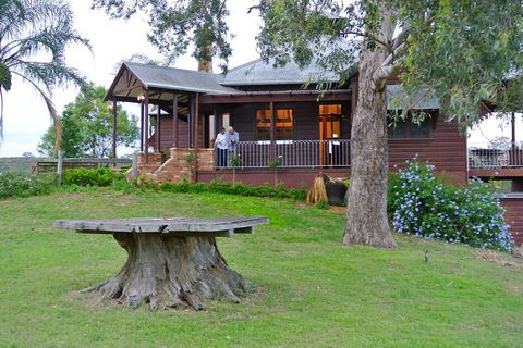 Six Hour - Plan Your Own Wine And Cheese Tour Hunter Valley - ACT Tourism 9