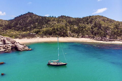 Helicopter And Magnetic Island Sailing - ACT Tourism 6