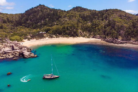 Helicopter And Magnetic Island Sailing - ACT Tourism 5