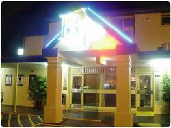 Brown Jug Hotel - ACT Tourism 0