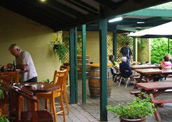 Bird In Hand Inn - ACT Tourism 0