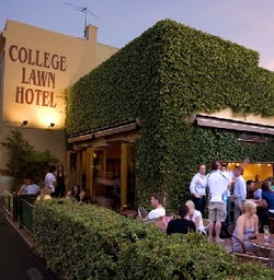 The College Lawn Hotel - ACT Tourism 1