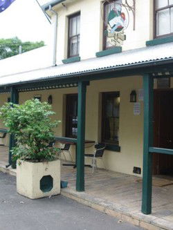 Bird In Hand Inn - ACT Tourism 1