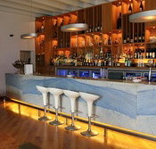 Pontoon Bar - ACT Tourism