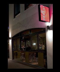 Oscars Lounge Bar & Restaurant - ACT Tourism 3