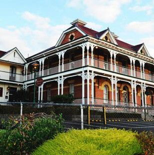 Old England Hotel - ACT Tourism 0