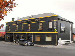 Star & Garter Hotel - ACT Tourism 0