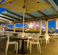 Friday's Riverside - ACT Tourism