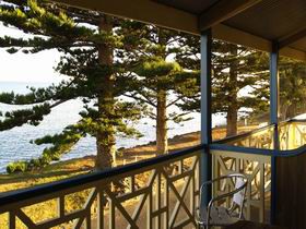 Robe Hotel - ACT Tourism 0
