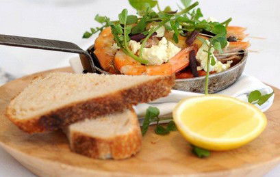 Newport Arms Hotel - ACT Tourism 1