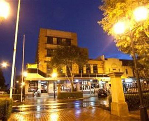 Amaroo Hotel - ACT Tourism 0