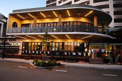 Q Bar & Brasserie On The Avenue - ACT Tourism 1