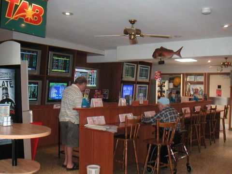 Jacobs Well Bayside Tavern - ACT Tourism 2
