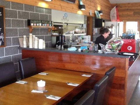 Fat Fish Beachfront Bistro - ACT Tourism 2
