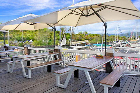 Hemingway's Brewery Port Douglas - ACT Tourism 0