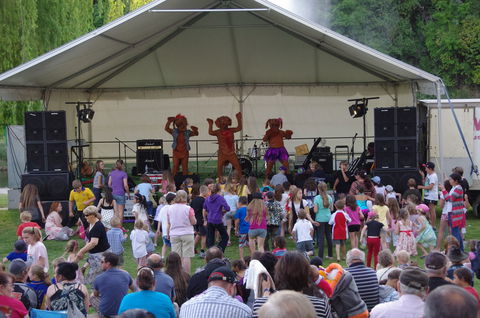 Regional Australia Bank Inverell Sapphire City Festival - ACT Tourism 1