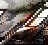 Abstract Paint and Wine Night - ACT Tourism