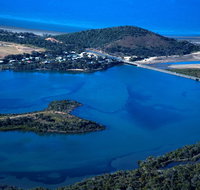 Causeway Lake Markets - ACT Tourism