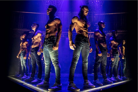 MAGIC MIKE LIVE - ACT Tourism 0
