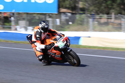 QR Moto Ride Days At Queensland Raceways! - ACT Tourism 1