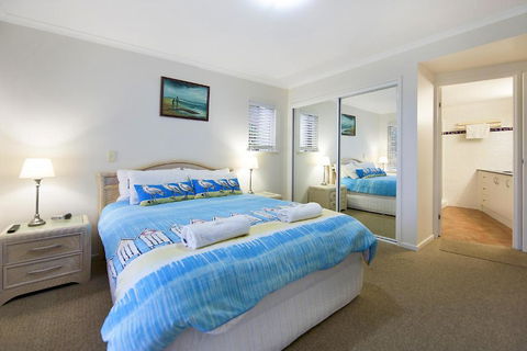 Whale Watch Ocean Beach Resort - ACT Tourism 3