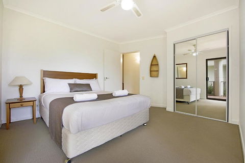 Whale Watch Ocean Beach Resort - ACT Tourism 2