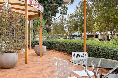 Econo Lodge Griffith Motor Inn - ACT Tourism 4