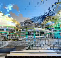 Rolling Surf Resort - ACT Tourism