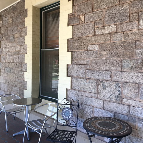 Lodge Outback Motel - ACT Tourism 0