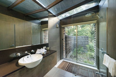 DULC Cabins - ACT Tourism 6