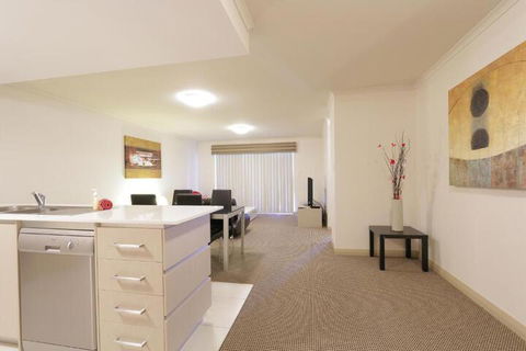 Verandah Apartments - ACT Tourism 5