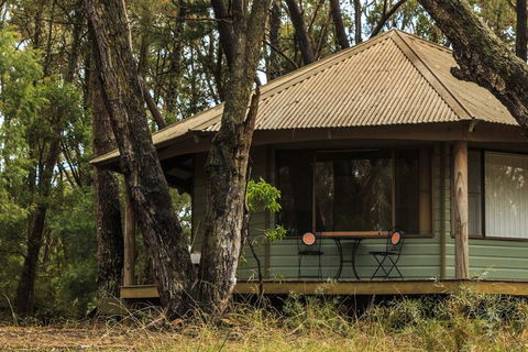 Federation Gardens & Possums Hideaway - ACT Tourism 1