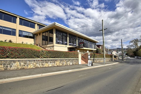 Commodore Regent - ACT Tourism 2