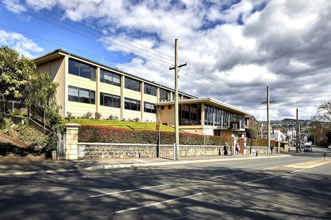 Commodore Regent - ACT Tourism 1