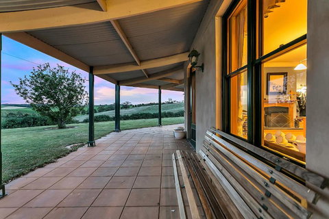 Abbotsford Country House - ACT Tourism 2