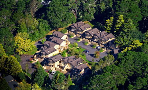Falls Mountain Retreat - ACT Tourism 0