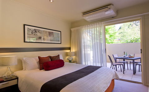 Falls Mountain Retreat - ACT Tourism 6