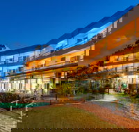 Camelot Motel - ACT Tourism