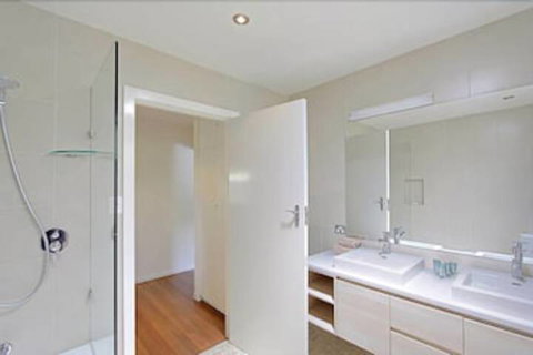 Mi Casa Holiday House - ACT Tourism 4