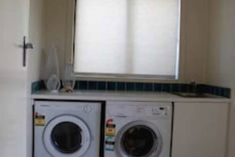 Mi Casa Holiday House - ACT Tourism 3