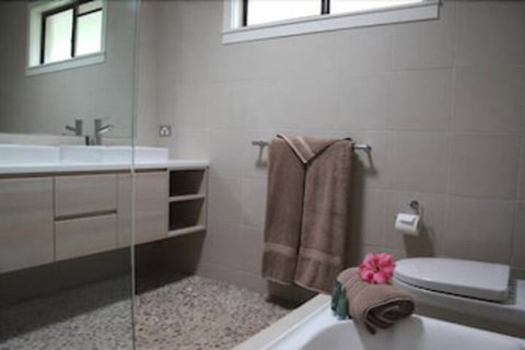 Mi Casa Holiday House - ACT Tourism 6