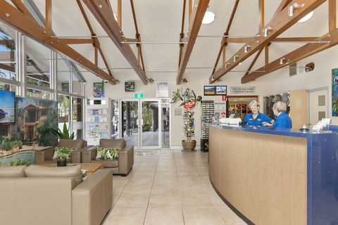 Ashmore Palms Holiday Village - ACT Tourism 6