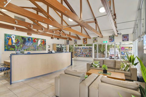 Ashmore Palms Holiday Village - ACT Tourism 7