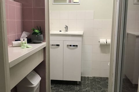 Ocean Breeze Motel - ACT Tourism 7