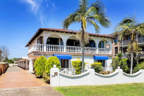Ocean Breeze Motel - ACT Tourism 0