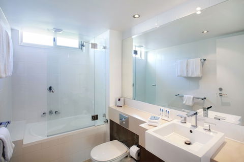 Maison Noosa Beachfront Resort - ACT Tourism 5